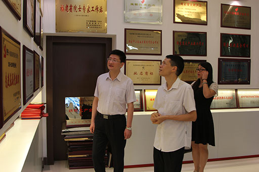 共青團(tuán)福建省委副書記陳濤一行蒞臨虹潤(rùn)開展調(diào)研